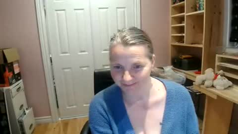 chealsiek online show from December 19, 11:00 pm