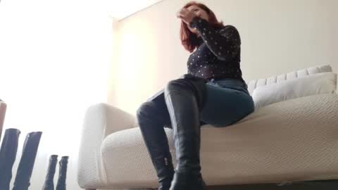 Regina Phalange online show from February 25, 3:04 pm