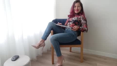 Regina Phalange online show from November 11, 5:04 pm