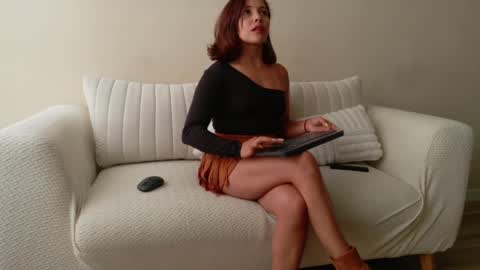 Regina Phalange online show from April 14, 8:34 pm