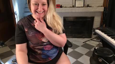 Marie online show from February 4, 8:28 pm