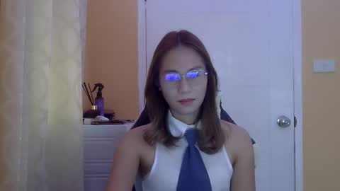 chelly4u69 online show from November 29, 4:42 am