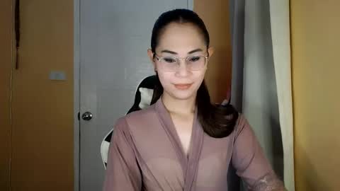 chelly4u69 online show from March 14, 11:03 am