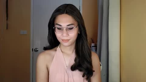 chelly4u69 online show from April 6, 2:31 am