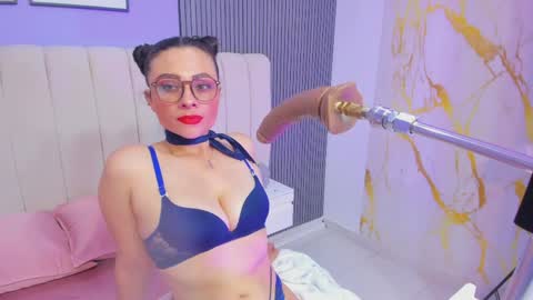 Muriel online show from May 13, 3:16 am