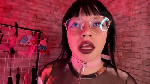     online show from October 27, 2:06 pm