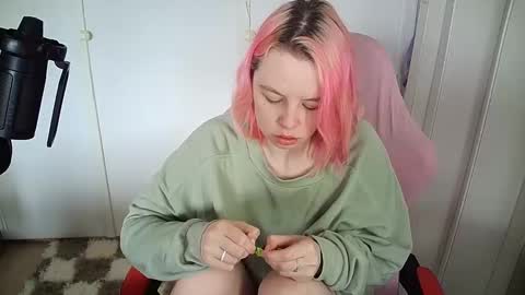 cherrybaby_0 online show from May 14, 7:28 am