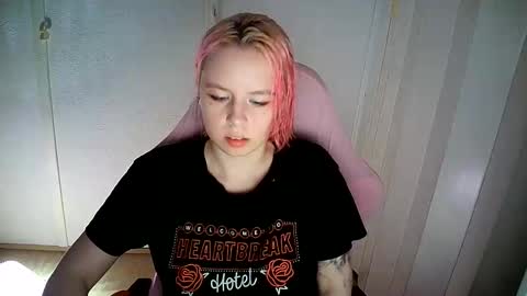 cherrybaby_0 online show from June 10, 9:02 pm
