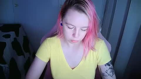 cherrybaby_0 online show from May 22, 12:01 pm