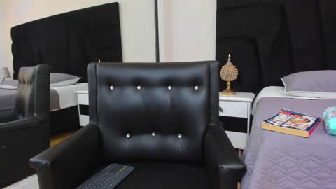 Cherry B online show from January 15, 3:50 pm