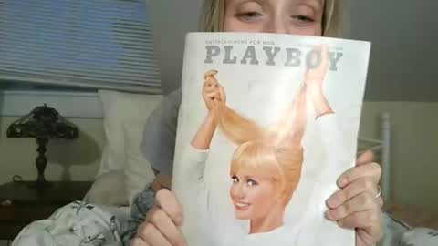 cherryflavorxx online show from May 14, 12:09 am