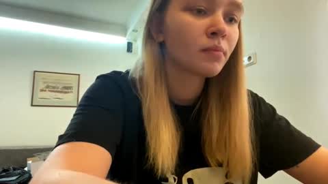 Lei online show from March 27, 8:26 am