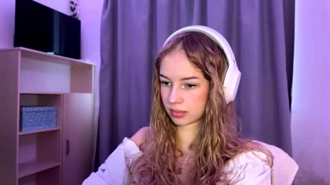 Snapshot of cherryrush951544 chatting on October 21, 10:20 am Evie online show from October 21, 10:20 am
