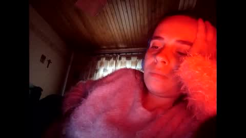 Snapshot of cherymoon89 chatting on December 10, 10:38 am CherryMoon online show from December 10, 10:38 am