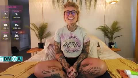 Chevi Blue online show from October 28, 1:56 pm