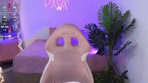 Chiara  online show from February 18, 7:10 am