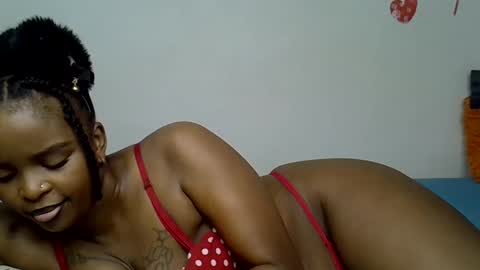 chibobo_ online show from December 12, 7:04 pm