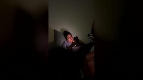 chickenn_nuggett online show from April 4, 2:46 pm