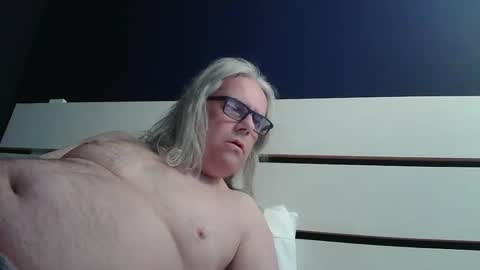 chiguitar online show from February 13, 2:20 pm