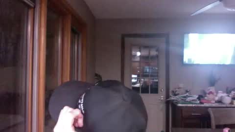 chiseledchinextdoor1 online show from March 15, 9:02 am