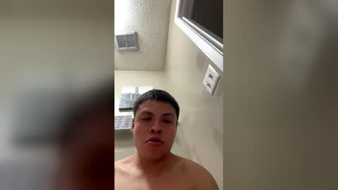 chito305 online show from March 4, 7:16 am