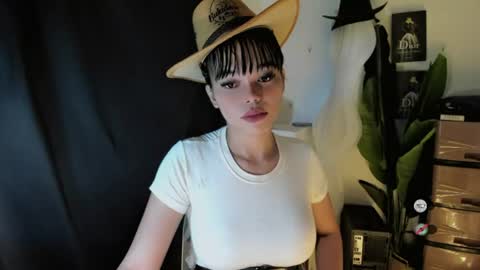 chixies_ladies online show from June 17, 1:54 am