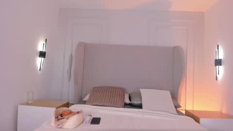 Chloe online show from November 9, 1:14 pm