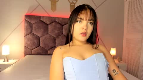 chloe_durand_ online show from February 25, 10:53 pm