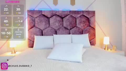 chloe_durand_ online show from October 11, 10:24 pm