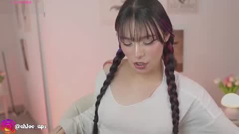 Chloe  online show from June 17, 5:12 am