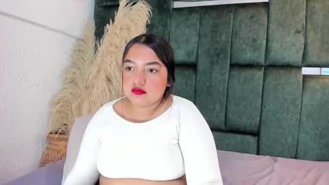 Chloe online show from February 24, 6:00 pm