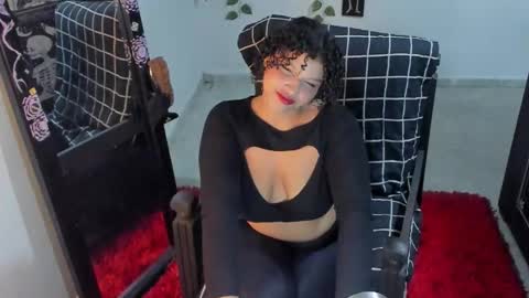 chloe_kisses online show from October 27, 11:32 am