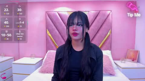 Chloe online show from April 17, 11:45 am