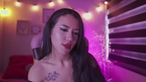 CLOE  online show from November 20, 5:21 pm