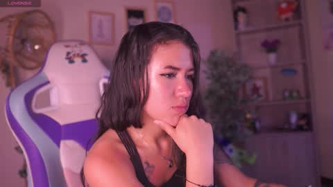 CLOE  online show from March 2, 8:59 pm