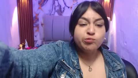 chloe_smith5 online show from December 4, 6:51 pm