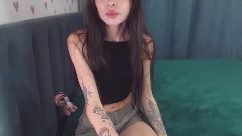 Chloe online show from October 6, 6:37 pm