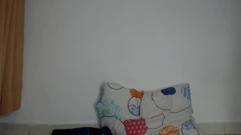 Snapshot of chloe_vahos chatting on September 18, 8:46 pm Chloe  online show from September 18, 8:46 pm
