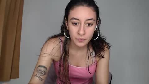 Snapshot of chloe_vahos chatting on September 26, 10:40 pm Chloe  online show from September 26, 10:40 pm