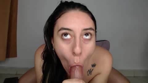 Snapshot of chloe_vahos chatting on October 10, 2:17 am Chloe  online show from October 10, 2:17 am
