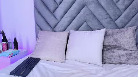 Snapshot of chloe_wilson7 chatting on March 3, 5:31 pm chloe_wilson7 online show from March 3, 5:31 pm