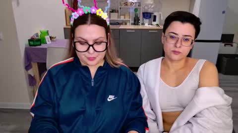 Eva and Sandra online show from February 25, 6:28 am