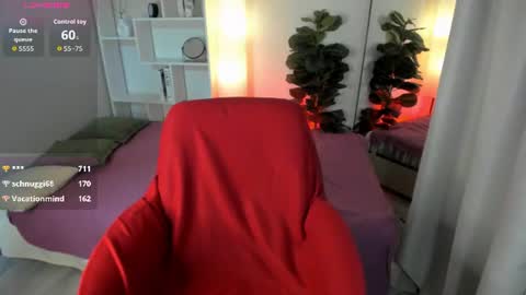 Julia online show from August 7, 11:47 pm
