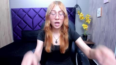 Snapshot of chloecampbell03 chatting on October 20, 5:40 pm chloecampbell03 online show from October 20, 5:40 pm