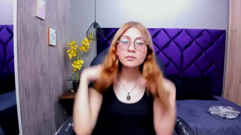 Snapshot of chloecampbell03 chatting on September 29, 5:45 pm chloecampbell03 online show from September 29, 5:45 pm
