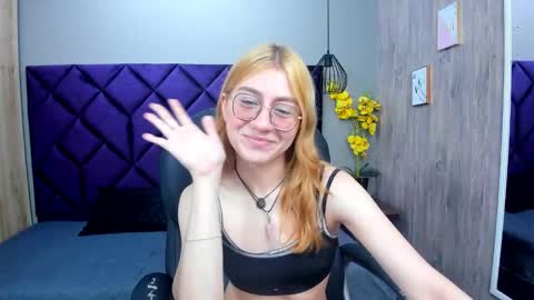 chloecampbell03 online show from December 17, 4:36 pm