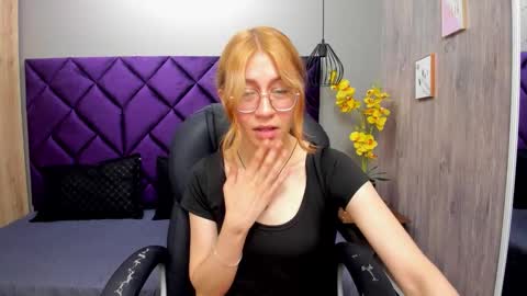 Snapshot of chloecampbell03 chatting on October 17, 1:15 pm chloecampbell03 online show from October 17, 1:15 pm