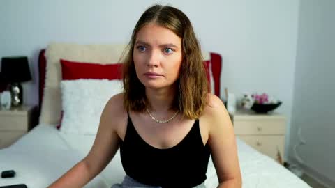 Chloe online show from June 9, 4:01 am