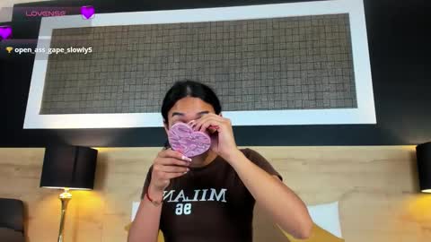 Chloe  online show from March 17, 1:05 pm