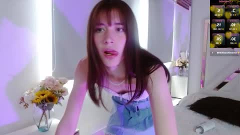 Chloe online show from October 7, 3:30 pm